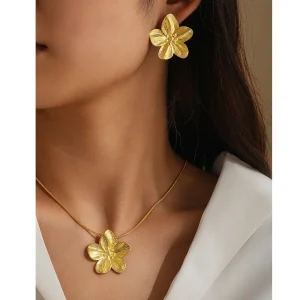 Trendy Fashion Gold-Plated Stainless Steel Flower Earrings Necklace Set