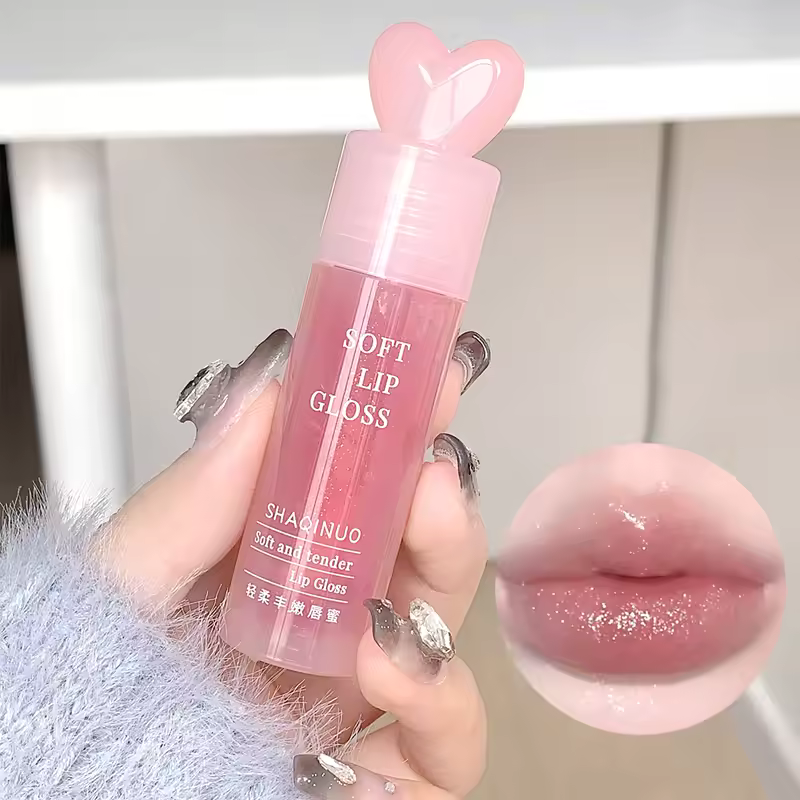 Lightweight And Plump Lip Balm With A Glossy Mirror Finish